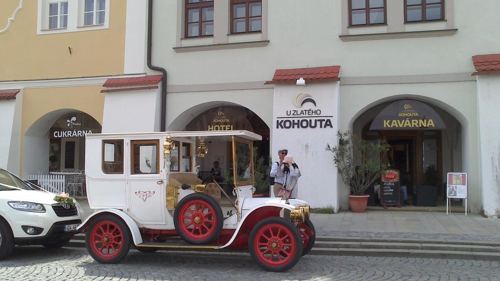 Hotel U Zlateho Kohouta 크로메르지 외부 사진