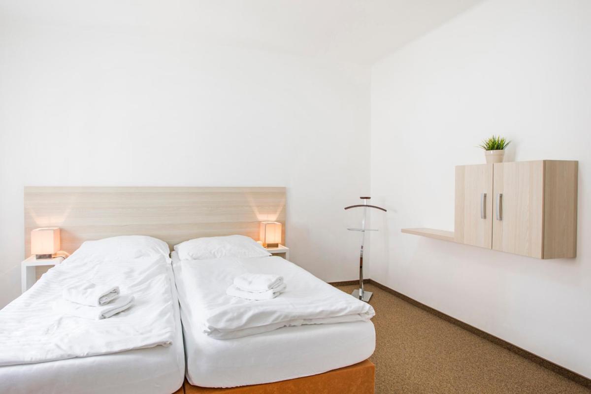 Hotel U Zlateho Kohouta 크로메르지 외부 사진