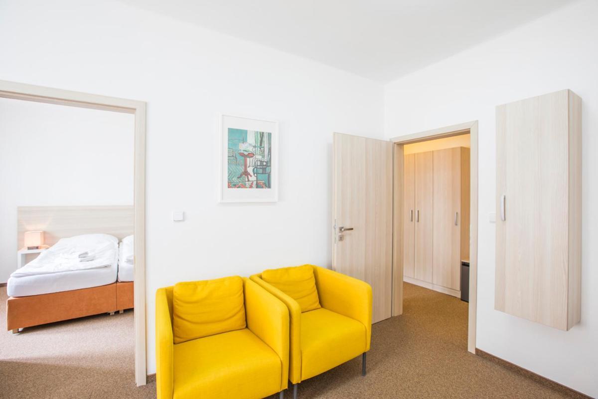 Hotel U Zlateho Kohouta 크로메르지 외부 사진